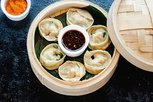 Everest Momos