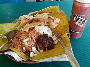 Nasi Pecel Pincuk Khas Madiun