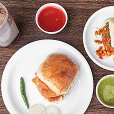 New Karnavati Dabeli And Vadapav