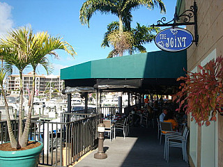 Fathoms Restaurant Bar