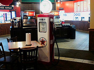 Fuddruckers
