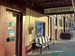 Quarthouse