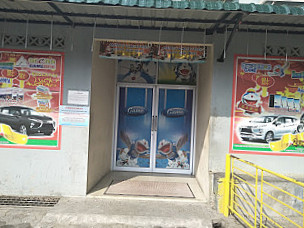 restaurant image