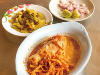 Khao Soi Mae Manee