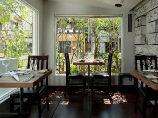 Shirokane Chez Tomo Natural Cuisine