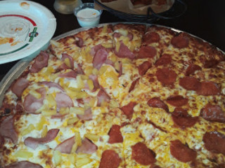 Round Table Pizza