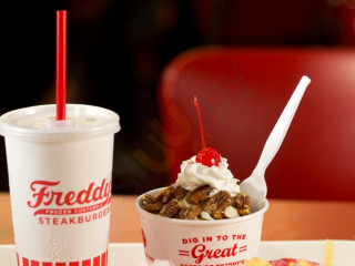 Freddy's Frozen Custard Steakburgers