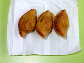 J2 Famous Crispy Curry Puff