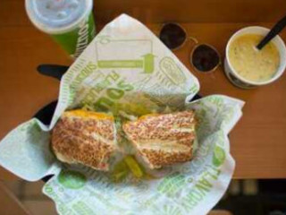 Quiznos Subs