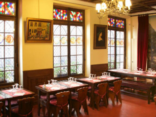 Aux Anysetiers Du Roy Restaurant