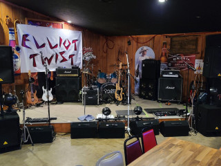 Red Dog Saloon