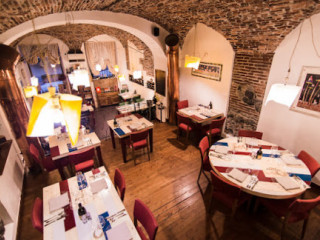 La Cantina Clandestina