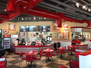 Freddy's Frozen Custard Steakburgers