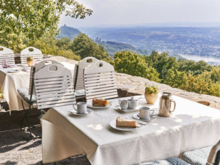 Charles Bistro Café (im Steigenberger Grandhotel Petersberg)