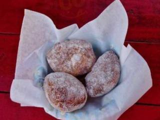 Penny's Waikiki- Malasadas