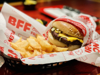 Red Robin Gourmet Burgers And Brews