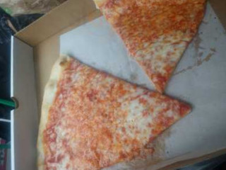 Pino's Pizza