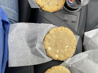 Eileen's Colossal Cookies