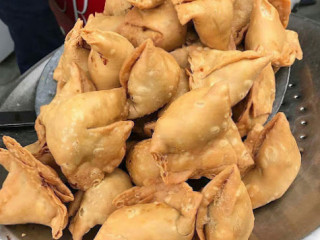 Lekhraj Tilhar Famous Samosa