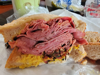 Lou's Deli