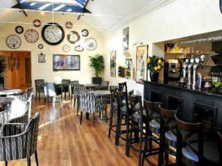 Le Bouchon Brasserie