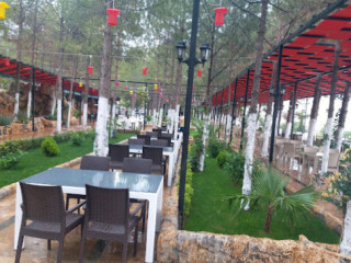 restaurant image