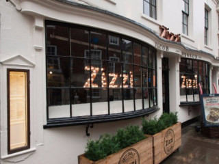 Zizzi