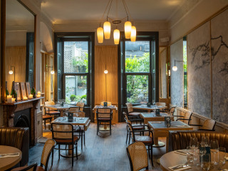 Ely Winebar