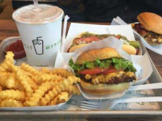 Shake Shack West Hartford