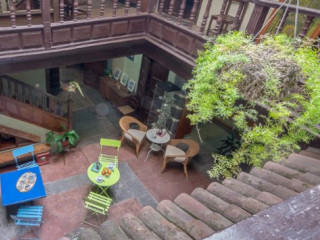 restaurant image