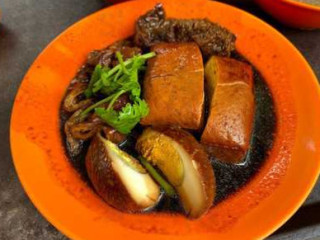 Han Jia Bak Kut Teh. Pork Leg