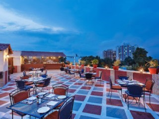 La Place Sarovar Portico, Lucknow