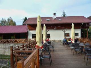 restaurant image