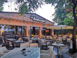 La Brasserie Bistro Lounge