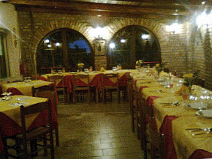 Trattoria Pizzeria Casareccia La Pirara