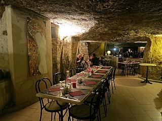 La Cave aux Moines