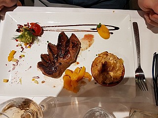 restaurant image