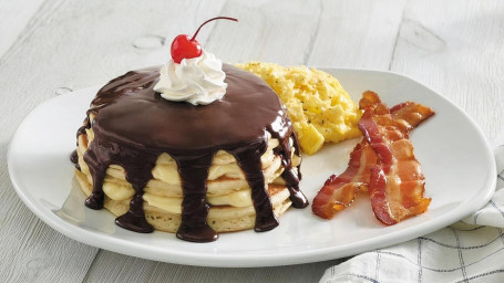 Boston Cream Pie Pancake Platter*