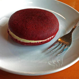 Red Velvet Whoopie Pie