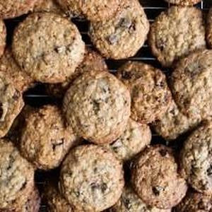 Oatmeal Chocolate Chunk Cookie