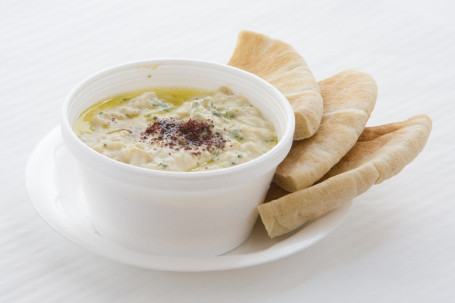 Hummus With Pita Bread